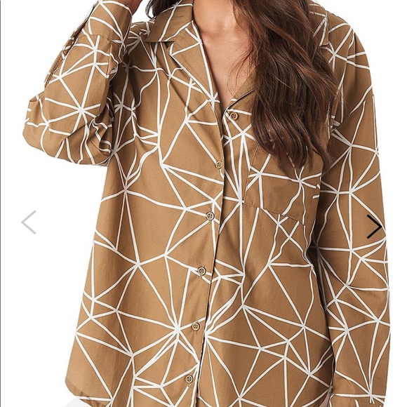 NA-KD - NWT - Oversized Geometric Button-up Shirt - Picture 4 of 7